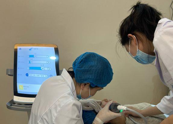 銀川任達(dá)醫(yī)學(xué)美容診所_醫(yī)生注射