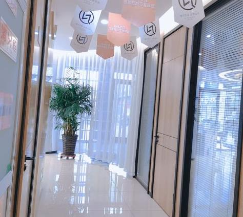 銀川慧清雅妍醫(yī)療美容門(mén)診部_走廊