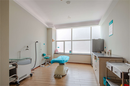 益陽(yáng)愛(ài)思特醫(yī)療美容醫(yī)院_注射室