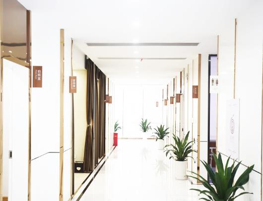 揚(yáng)州施博士醫(yī)療美容門診部_走廊