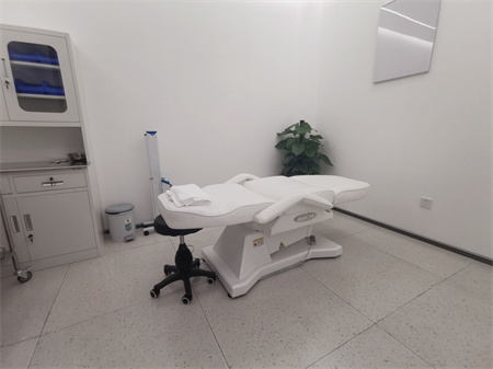 延吉李元石醫(yī)學(xué)美容診所_注射室