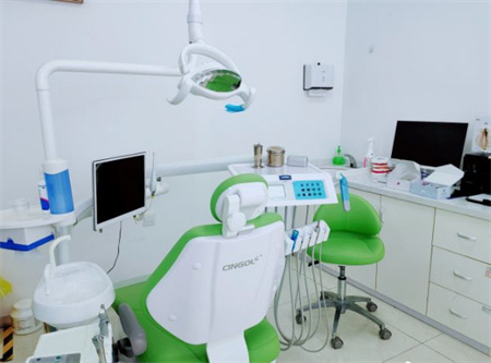 延邊專(zhuān)科口腔門(mén)診部_矯正室