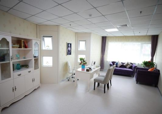 延安大學(xué)咸陽(yáng)醫(yī)院醫(yī)療美容科_咨詢室