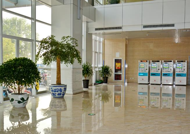 煙臺(tái)市萊陽(yáng)中心醫(yī)院燒傷整形科_醫(yī)院大廳