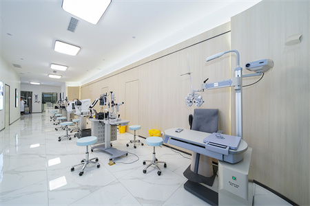 煙臺(tái)曲荷新眼科美容診所_檢測(cè)儀器