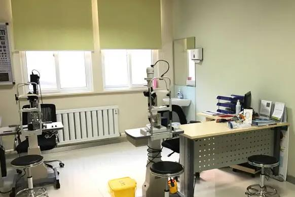 煙臺(tái)正大光明眼科醫(yī)院_咨詢室