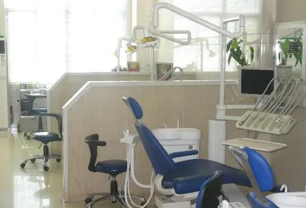邢臺(tái)橋東春蕾口腔診所_治療室