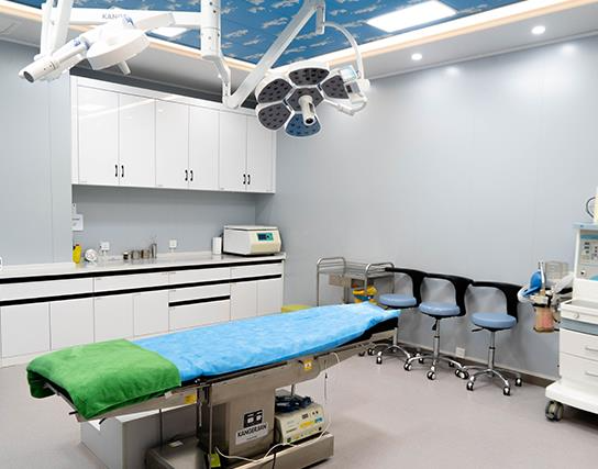 新鄉(xiāng)張存亮新機(jī)醫(yī)療美容門診部_手術(shù)室