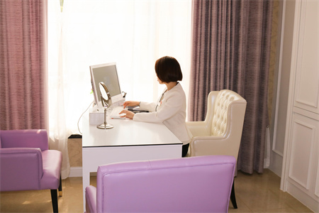 新疆劉暢美容整形門診部_咨詢室