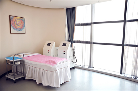 新泰僑藝外科美容診所_皮膚治療室