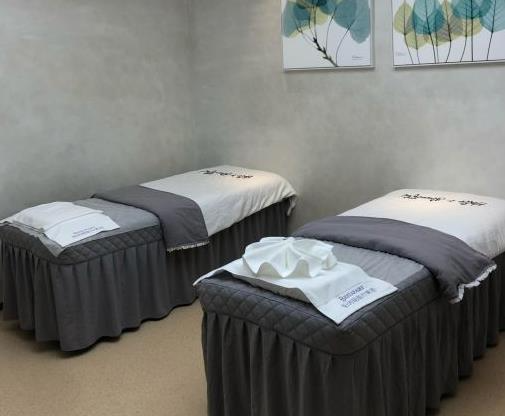 新疆鉑詩玥醫(yī)療美容門診部_面部spa室