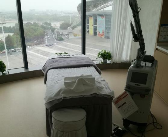 新疆鉑詩玥醫(yī)療美容門診部_皮膚治療室