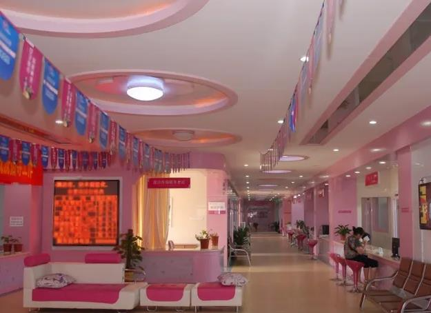 孝感現(xiàn)代儷人醫(yī)院整形科_醫(yī)院大廳