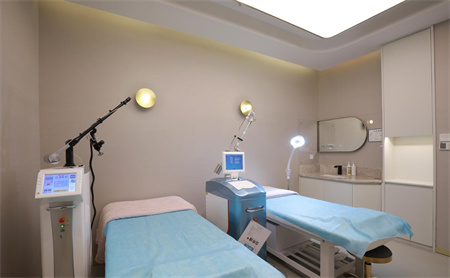 湘鄉(xiāng)金典美集醫(yī)療美容門診部_皮膚治療室