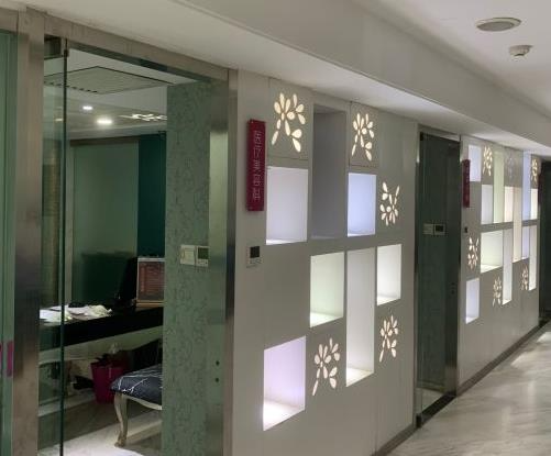 西安華旗唯美醫(yī)療美容門(mén)診部_咨詢(xún)室