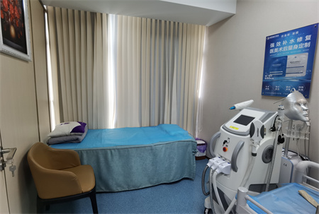 武漢中盛醫(yī)療美容醫(yī)院_皮膚治療室