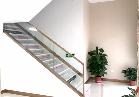 武漢美鄴醫(yī)療美容醫(yī)院_走廊