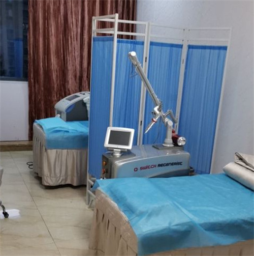 無(wú)錫陸文鵬美容整形外科診所_治療室