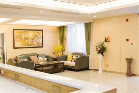 威?，F(xiàn)代婦科醫(yī)院整形美容中心_大廳