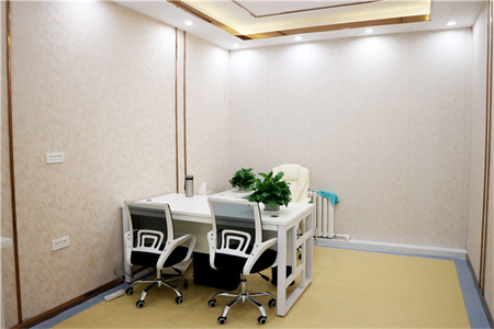 銅仁白領醫(yī)療美容門診部_咨詢室