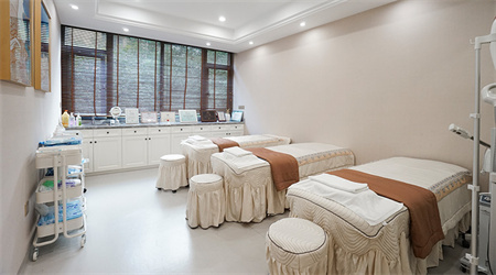 滕州時(shí)光醫(yī)療美容門(mén)診部_治療室