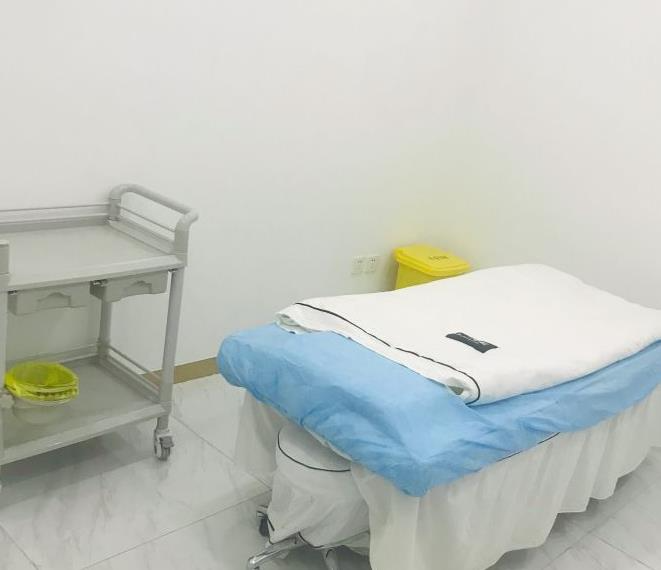 天津艾麗蘇蔓醫(yī)療美容門(mén)診部_治療室