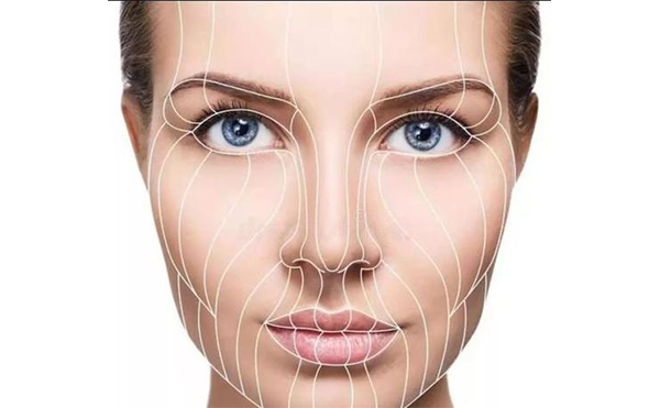 自體脂肪豐面頰是怎么做的？