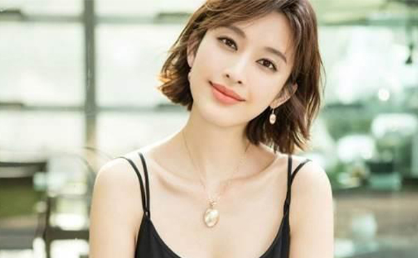 假體墊下巴時(shí)間長(zhǎng)了假體會(huì)不會(huì)移位?術(shù)后怎么護(hù)理?