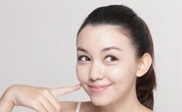 玻尿酸豐蘋(píng)果肌好不好?與自體脂肪填蘋(píng)果肌相比怎么樣?