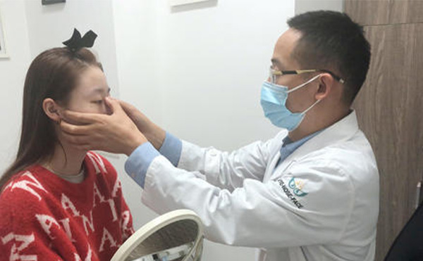 不用做手術(shù)，三個動作輕松大臉變小臉