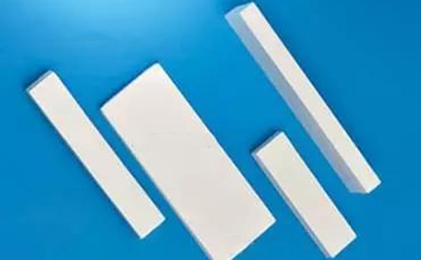 假體隆鼻后哪些情況需要取出來?會變形嗎?