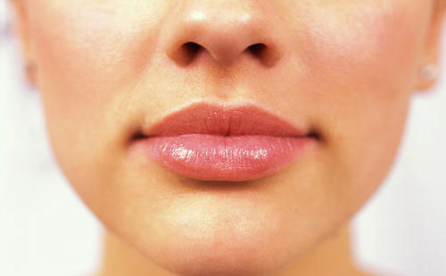 酒鼻槽因?yàn)槭裁匆鸬?？酒鼻槽怎么辦才能好？