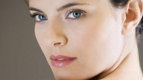 高低眼怎么矯正？