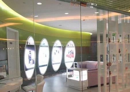 北京歐華醫(yī)療美容醫(yī)院怎么樣？北京歐華做雙眼皮隆胸多少錢？