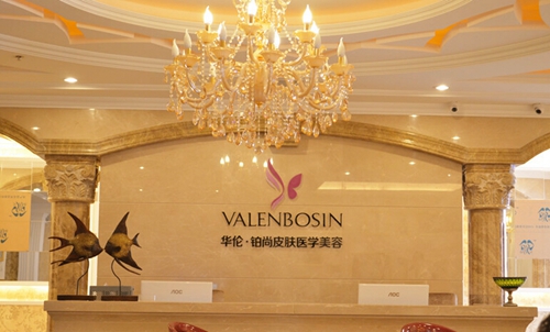 成都華倫鉑尚整形透明質(zhì)酸去法令紋效果怎樣能維持多久？